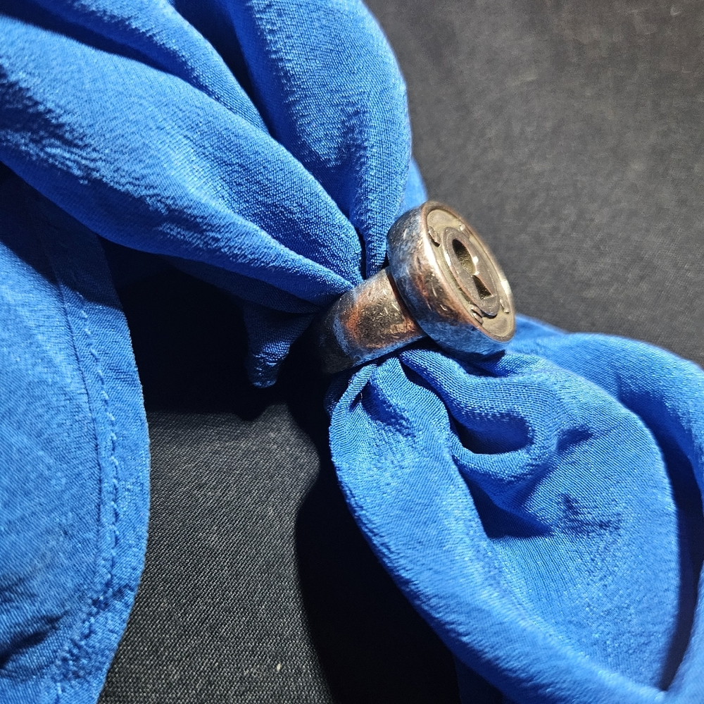 VINTAGE Solid Silver Keyhole Ring - Picture 3 of 3
